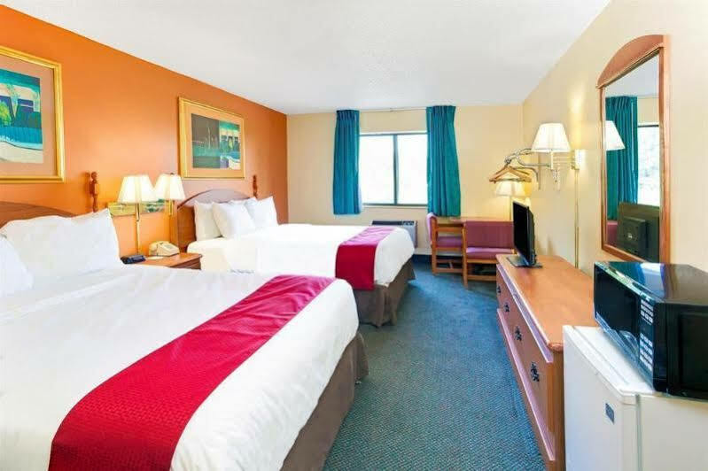 Super 8 By Wyndham Villa Rica Exteriör bild
